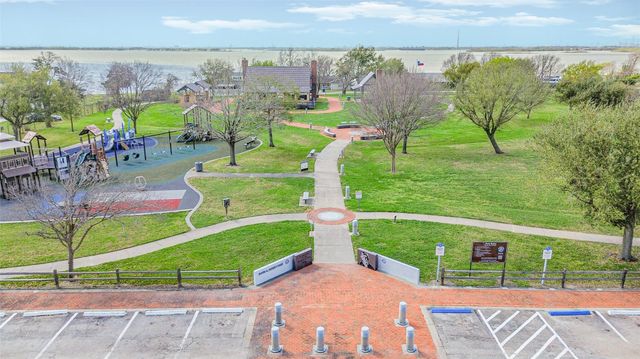 163 Oakland St, Baytown, TX 77520