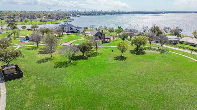 163 Oakland St, Baytown, TX 77520