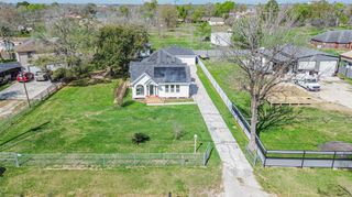 163 Oakland St, Baytown, TX 77520
