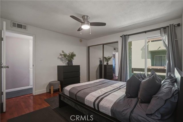 6151 Reseda Boulevard 13, Tarzana (los Angeles), CA 91335