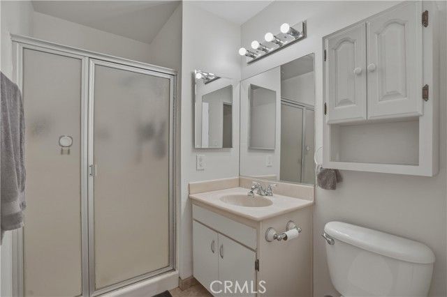 6151 Reseda Boulevard 13, Tarzana (los Angeles), CA 91335