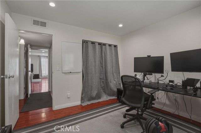 6151 Reseda Boulevard 13, Tarzana (los Angeles), CA 91335