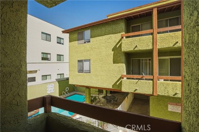 6151 Reseda Boulevard 13, Tarzana (los Angeles), CA 91335