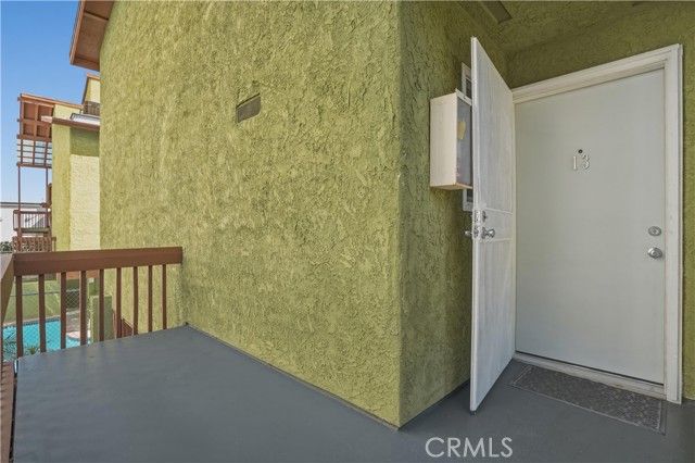 6151 Reseda Boulevard 13, Tarzana (los Angeles), CA 91335