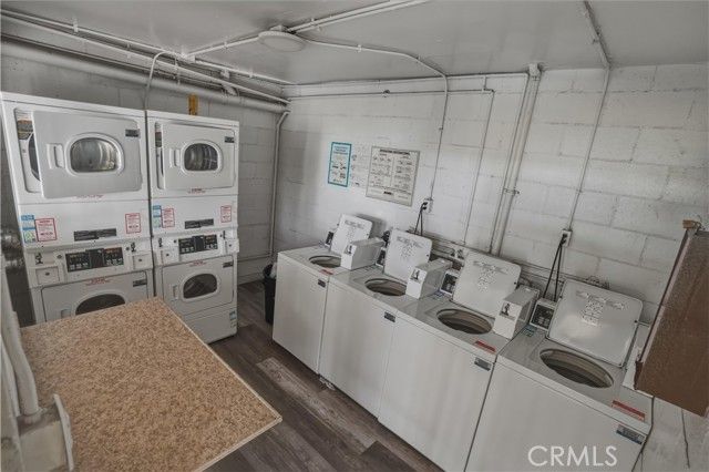 6151 Reseda Boulevard 13, Tarzana (los Angeles), CA 91335