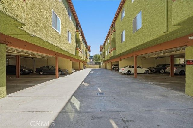 6151 Reseda Boulevard 13, Tarzana (los Angeles), CA 91335