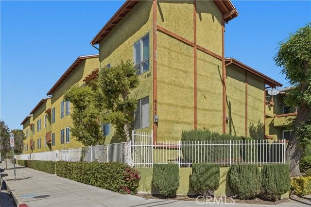 6151 Reseda Boulevard 13, Tarzana (los Angeles), CA 91335