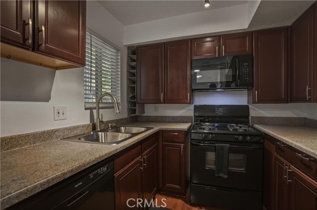 6151 Reseda Boulevard 13, Tarzana (los Angeles), CA 91335