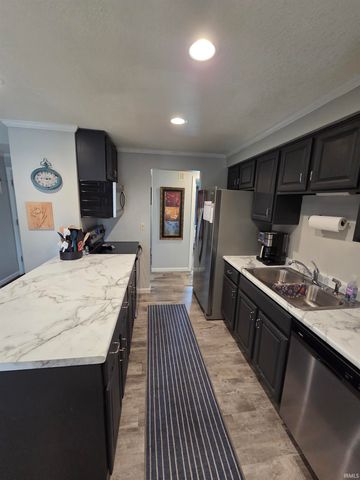 1308 Garwood Drive, Auburn, IN 46706