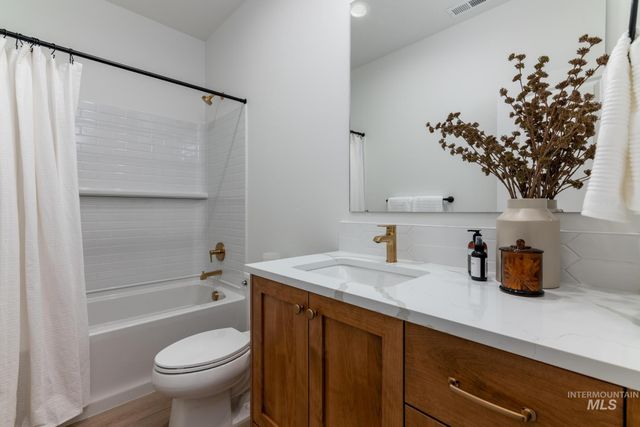 1247 W Osceola St, Middleton, ID 83644