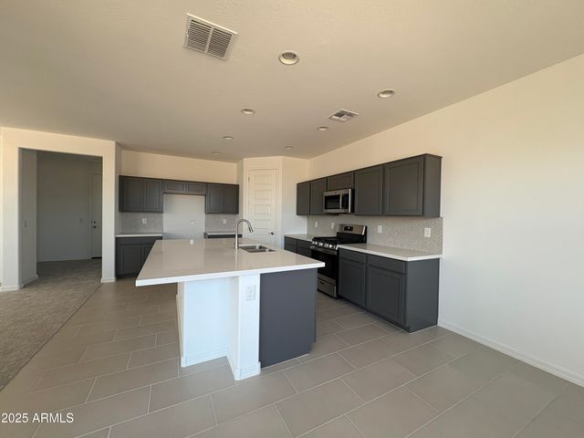 25267 N 172nd Lane, Surprise, AZ 85387