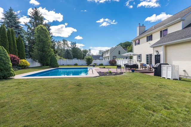 7 Lisa Lane, Rochester, NH 03868