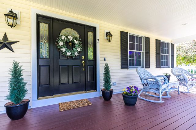 7 Lisa Lane, Rochester, NH 03868