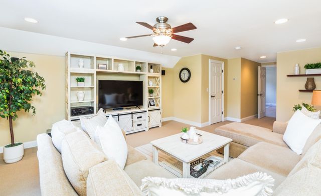 7 Lisa Lane, Rochester, NH 03868