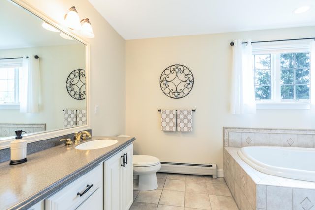 7 Lisa Lane, Rochester, NH 03868
