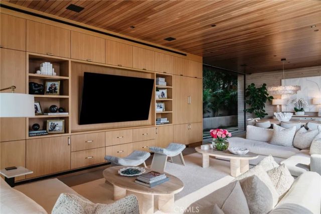 100 N Dianthus Street, Manhattan Beach, CA 90266