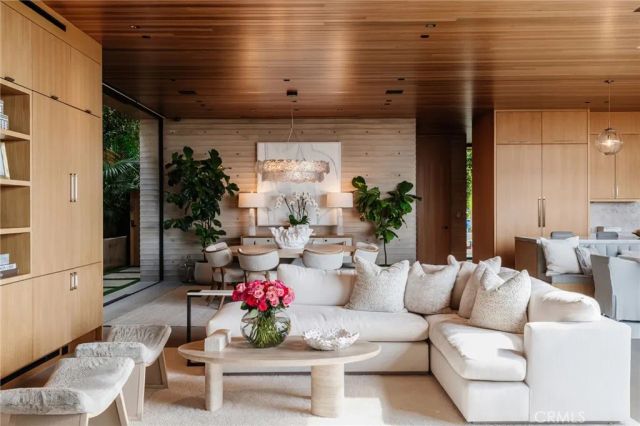 100 N Dianthus Street, Manhattan Beach, CA 90266