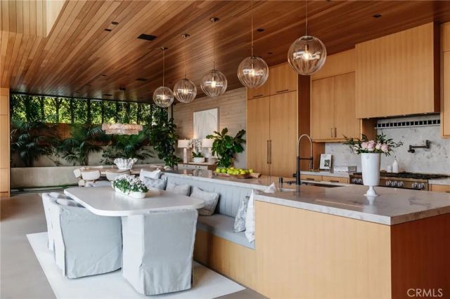 100 N Dianthus Street, Manhattan Beach, CA 90266