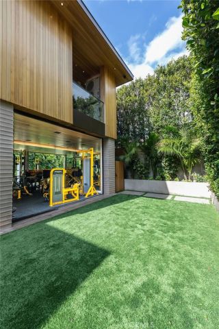 100 N Dianthus Street, Manhattan Beach, CA 90266