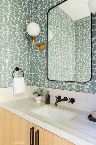 100 N Dianthus Street, Manhattan Beach, CA 90266