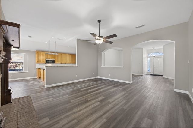 3921 Larkspur Drive, Haltom City, TX 76137