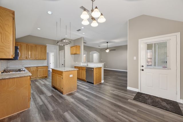 3921 Larkspur Drive, Haltom City, TX 76137