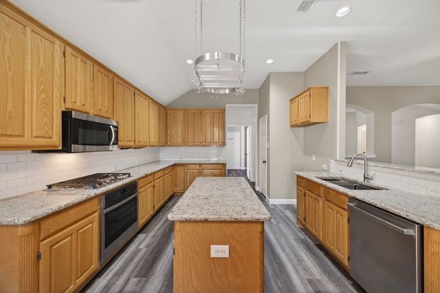 3921 Larkspur Drive, Haltom City, TX 76137