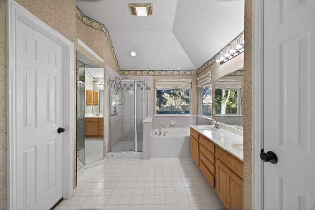 3921 Larkspur Drive, Haltom City, TX 76137