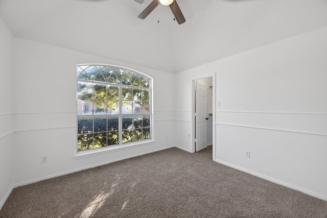 3921 Larkspur Drive, Haltom City, TX 76137