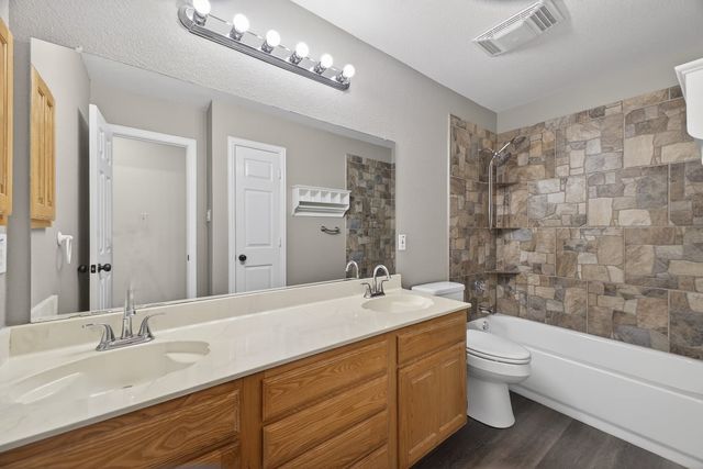 3921 Larkspur Drive, Haltom City, TX 76137