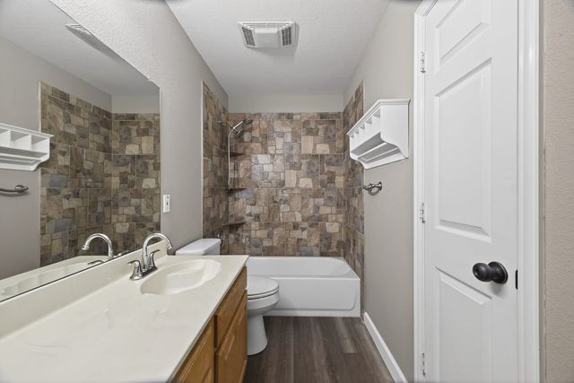 3921 Larkspur Drive, Haltom City, TX 76137