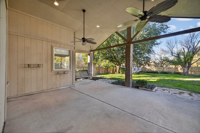 3921 Larkspur Drive, Haltom City, TX 76137