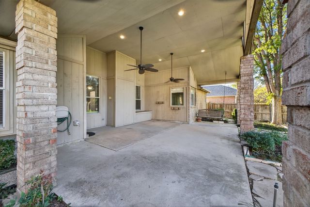 3921 Larkspur Drive, Haltom City, TX 76137