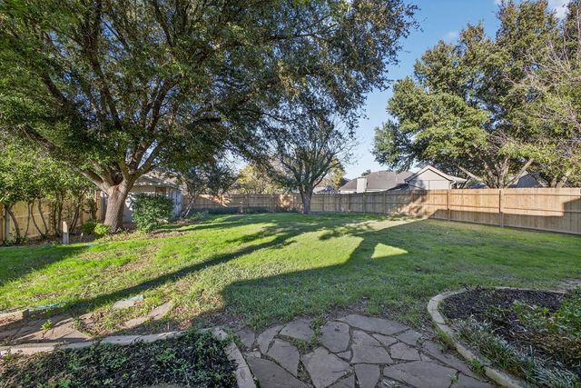 3921 Larkspur Drive, Haltom City, TX 76137