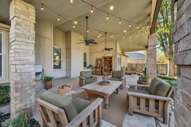 3921 Larkspur Drive, Haltom City, TX 76137