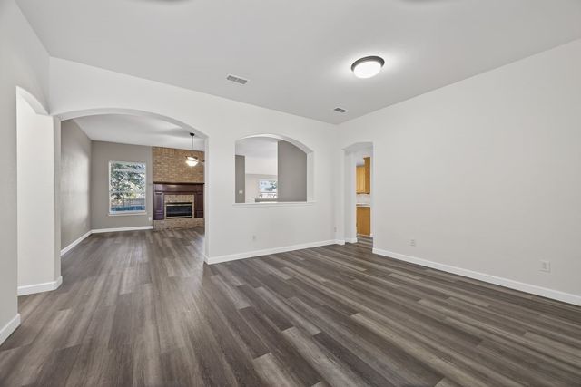 3921 Larkspur Drive, Haltom City, TX 76137