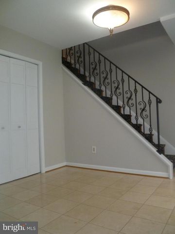 7115 WARBLER LN, Mclean, VA 22101