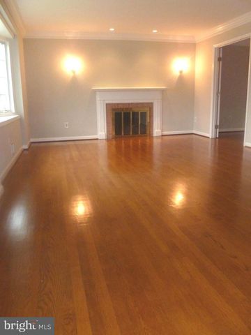 7115 WARBLER LN, Mclean, VA 22101