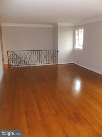 7115 WARBLER LN, Mclean, VA 22101