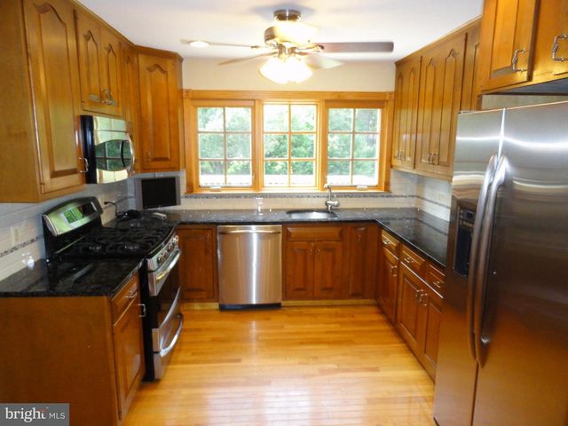 7115 WARBLER LN, Mclean, VA 22101