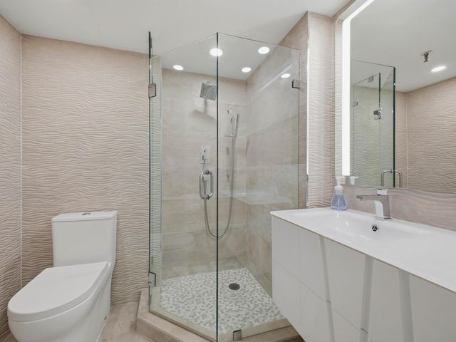3009 S Ocean Boulevard 205, Highland Beach, FL 33487