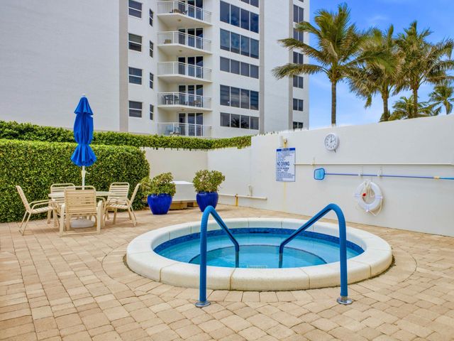 3009 S Ocean Boulevard 205, Highland Beach, FL 33487