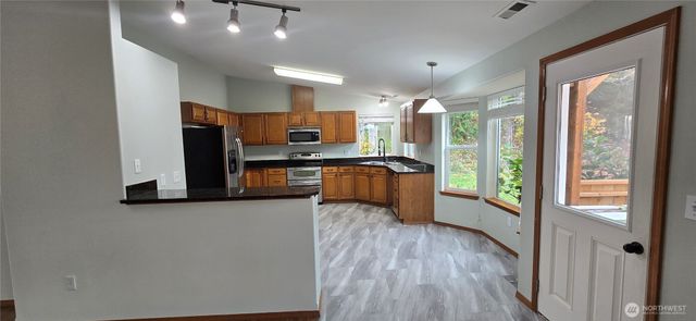 3710 W Edgewood, Port Angeles, WA 98362