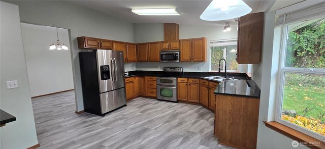 3710 W Edgewood, Port Angeles, WA 98362