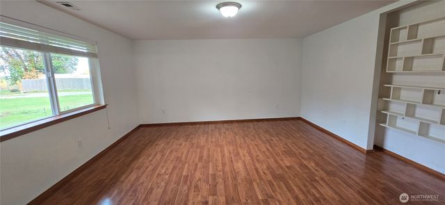3710 W Edgewood, Port Angeles, WA 98362
