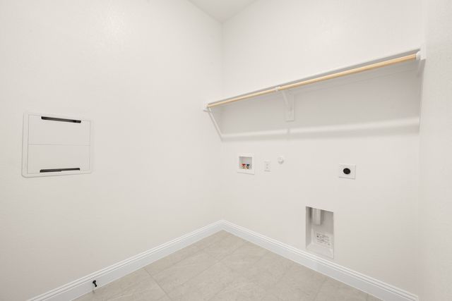 108 Golden Jackal Court, Godley, TX 76044