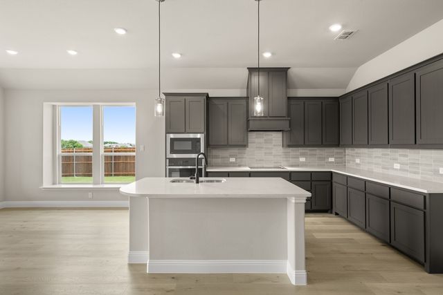 108 Golden Jackal Court, Godley, TX 76044