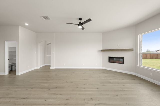 108 Golden Jackal Court, Godley, TX 76044