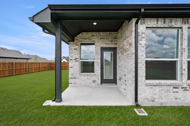 108 Golden Jackal Court, Godley, TX 76044