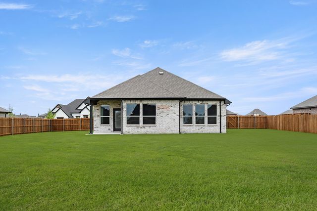 108 Golden Jackal Court, Godley, TX 76044
